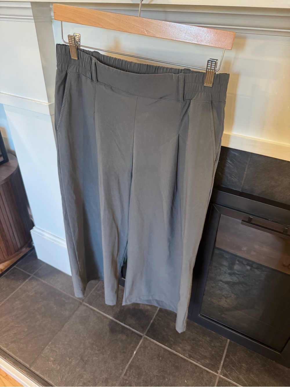 Mono B Women’s Charcoal Gray Elastic-Waist Jogger Pants